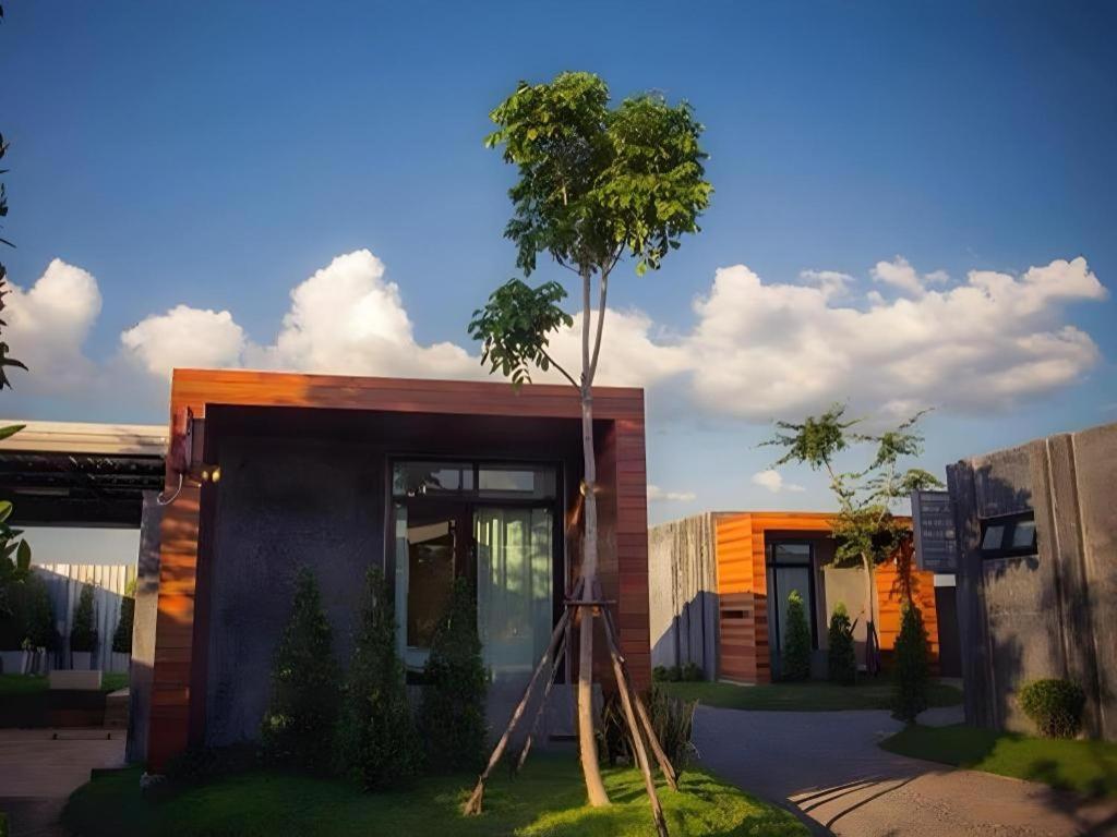 The Infinite Resort Nakhon Sawan Exterior photo